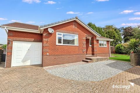 3 bed property, in Camellia Close, £338,000