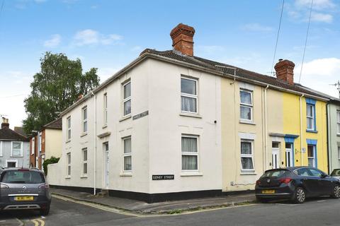 2 bed property, in Charles Street, £265,000