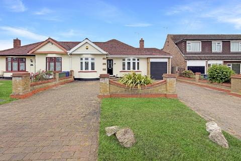 3 bed property, in Balmoral Avenue, £575,000