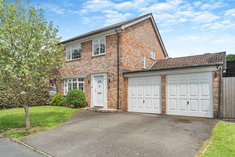 5 bed property, in Bosman Drive, £725,000
