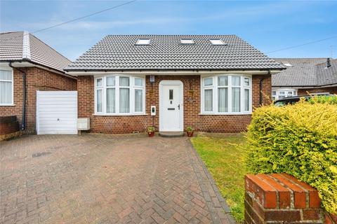 5 bed property, in Clevedon Road, £450,000