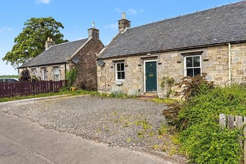 3 bed property, in Strathmiglo KY14, £175,000