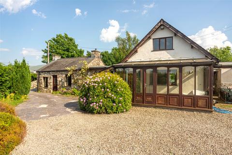 2 bed property, in Llanrug, £350,000