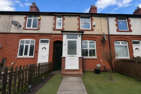 3 bed property, in Greets Green Road, £239,000