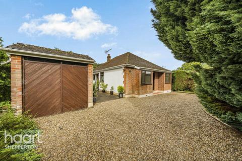 2 bed property, in Bousley Rise, £650,000