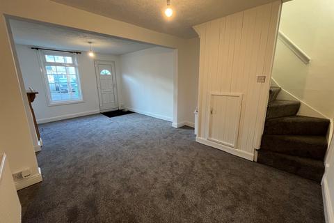 3 bed property, in Tottenham Street, £110,000