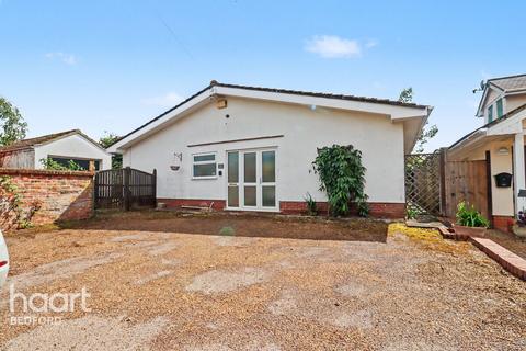 3 bed property, in High Street, £575,000
