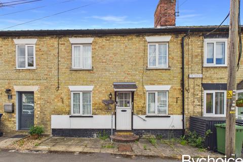 2 bed property, in The Terrace, £265,000