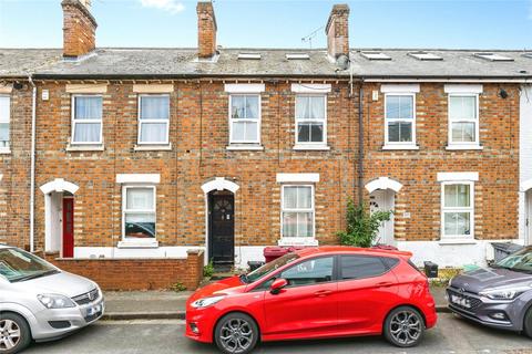 2 bed property, in Stanley Grove, £300,000