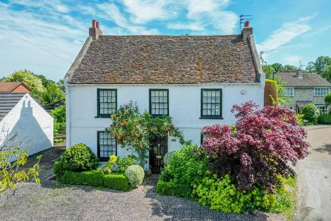 4 bed property, in Orchard View, £800,000