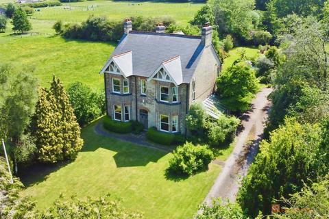 5 bed property, in Kirkby Road, £950,000