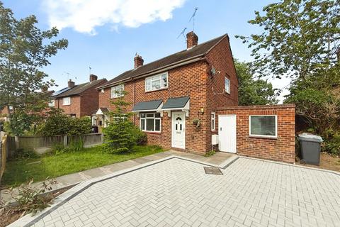 2 bed property, in Beech Drive, £180,000