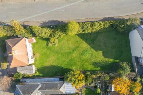 3 bed property, in Sudbury CO10, £400,000
