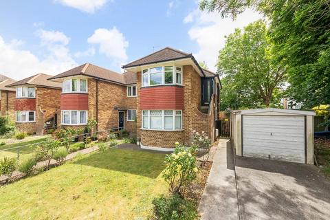 2 bed property, in Garlies Road, £450,000