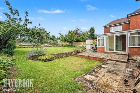 3 bed property, in Wath Wood Road, £325,000