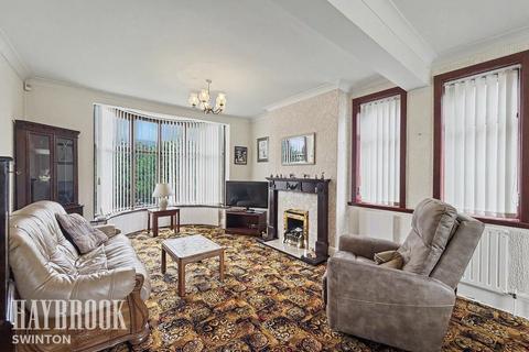 3 bed property, in Wath Wood Road, £325,000