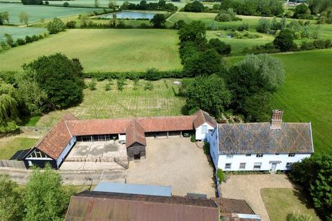 6 bed property, in Dickleburgh Road, £1,100,000