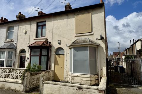 3 bed property, in Wall Street, £55,000