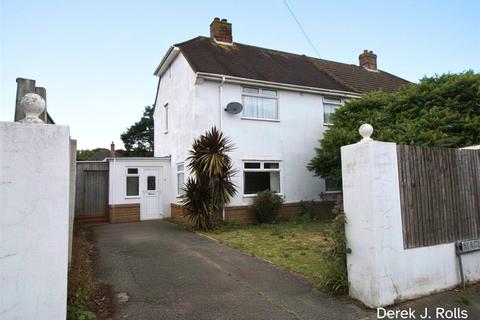 3 bed property, in Maclean Road, £275,000