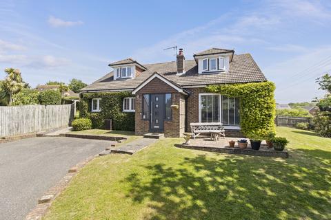 2 bed property, in Hailsham Road, £695,000