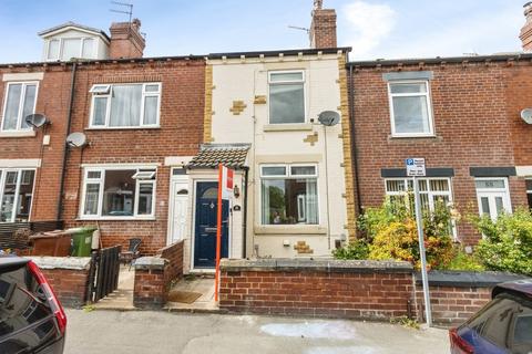 3 bed property, in Cambridge Street, £170,000