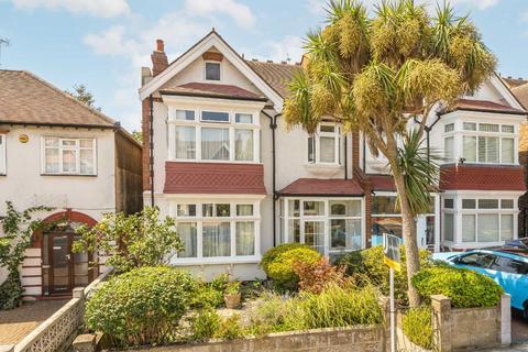 4 bed property, in Fontaine Road, £1,250,000