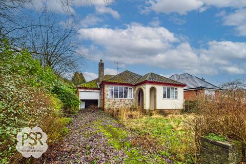 2 bed property, in The Ridgeway, £400,000