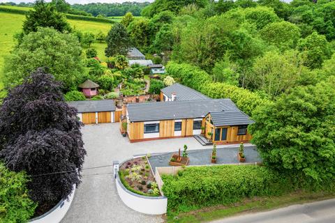 4 bed property, in Martley, £780,000