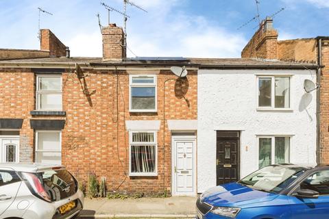 2 bed property, in Stanley Street, £140,000