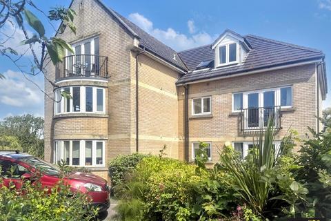 2 bed property, in Melcombe Avenue, £220,000