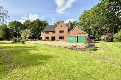 3 bed property, in Wood Street, £700,000