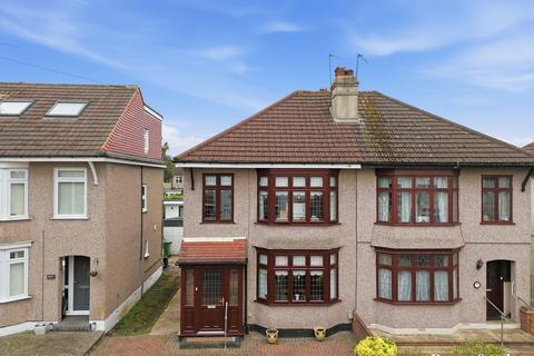 3 bed property, in Bush Elms Road, £500,000