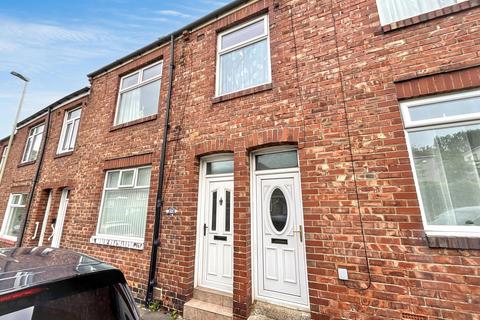 2 bed property, in Prince Consort Road, £40,000