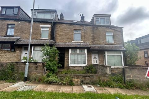 4 bed property, in Cumberland Road, £175,000