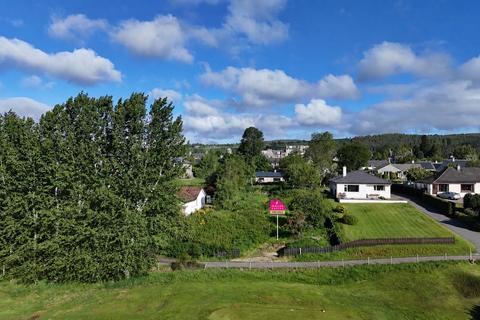 Land, in Golf Course Road, £175,000
