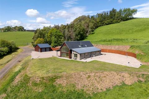 5 bed property, in Lot 1 - Hill Of Ballindean Farmhouse, £700,000