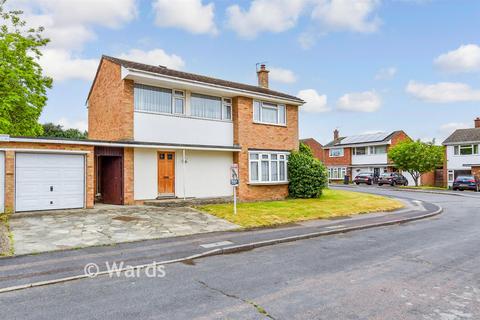 4 bed property, in Lamberhurst Road, £550,000