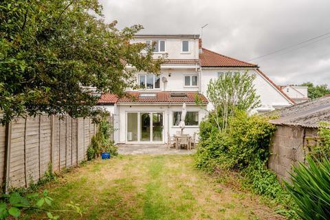 4 bed property, in 3 Eastfield, £685,000