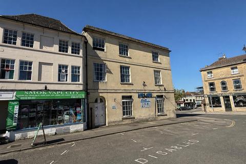1 bed property, in Market Place, £55,000