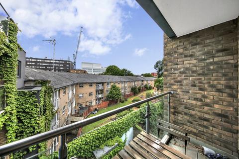 2 bed property, in Cubitt Street, £625,000