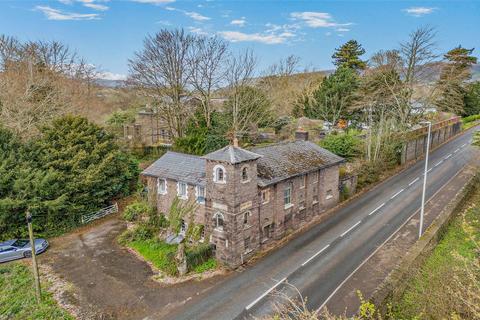4 bed property, in Monmouth Road, £550,000
