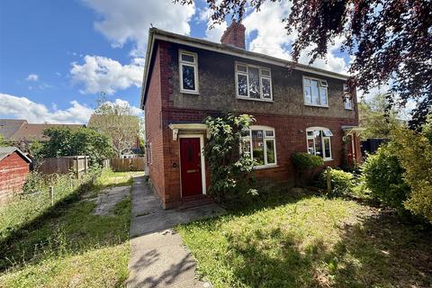 3 bed property, in George Street, £135,000