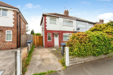 3 bed property, in Dykin Road, £120,000