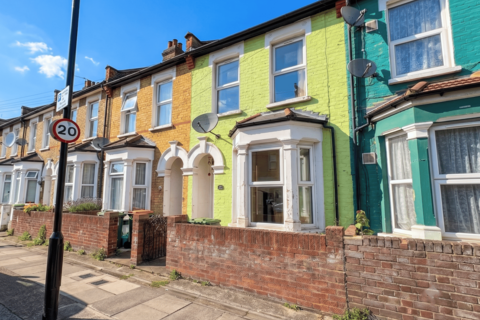 3 bed property, in Humberstone Road, £400,000