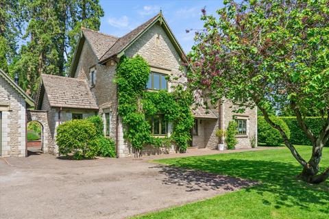 5 bed property, in Itton, £1,550,000