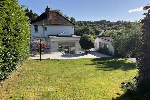 3 bed property, in London Road, £750,000