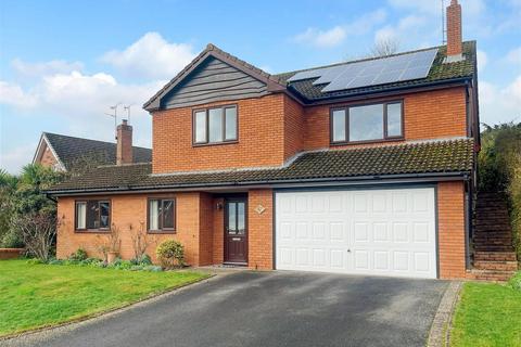 4 bed property, in High Clere, £485,000