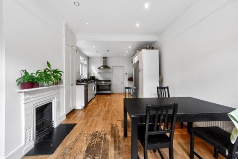 4 bed property, in Rusthall Avenue, £1,850,000