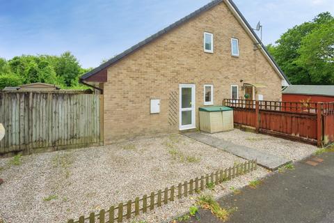 1 bed property, in Greenfield Drive, £135,000