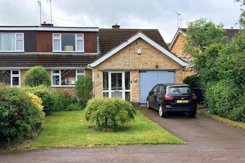 3 bed property, in Stonehill Drive, £325,000